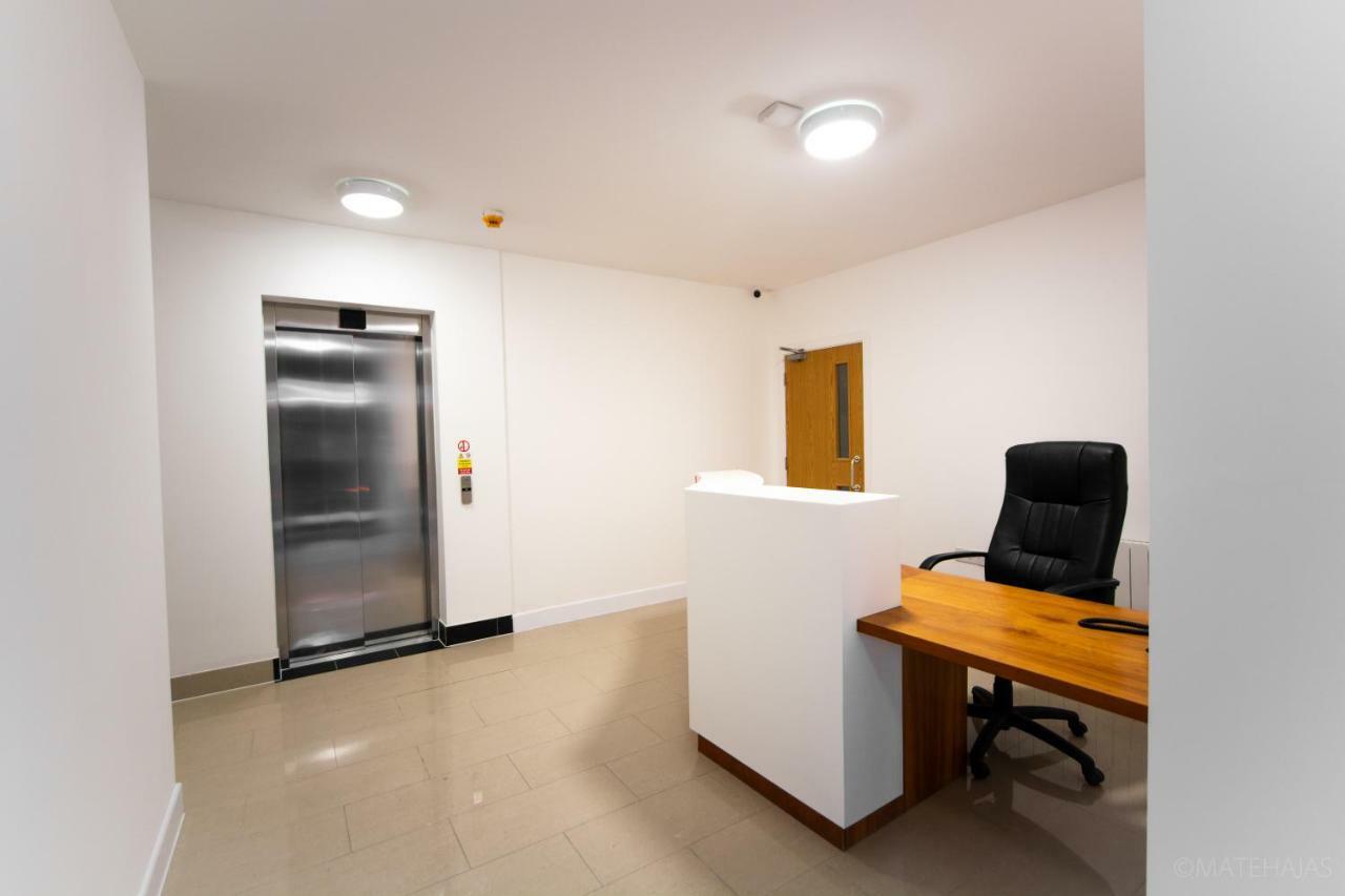 Somerville Apartments London Heathrow Hillingdon Eksteriør billede