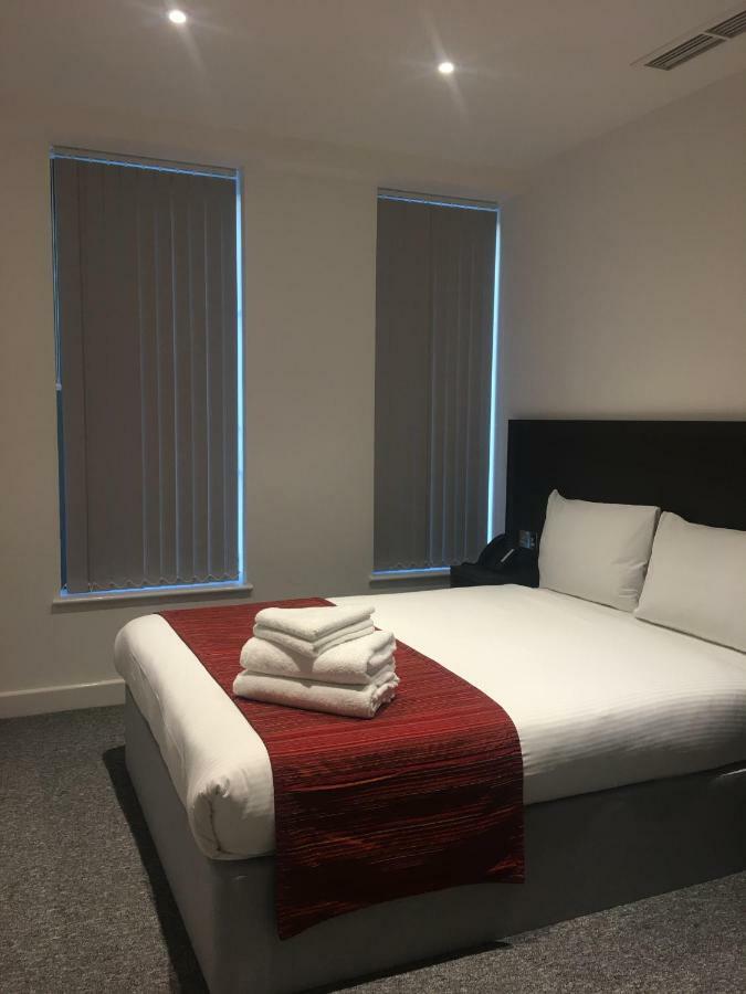 Somerville Apartments London Heathrow Hillingdon Eksteriør billede