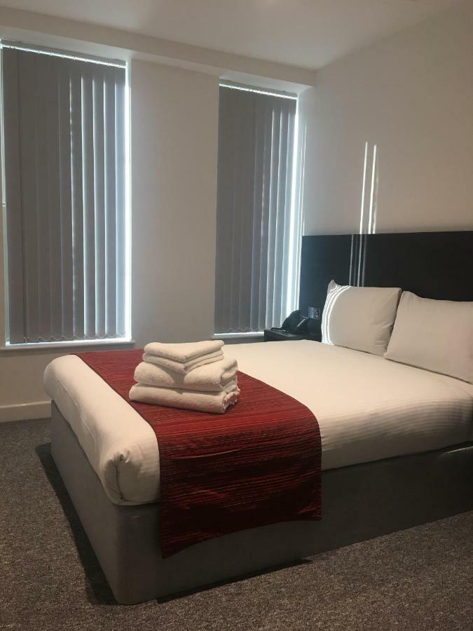 Somerville Apartments London Heathrow Hillingdon Eksteriør billede